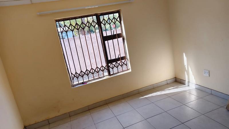 To Let 1 Bedroom Property for Rent in Miederpark North West